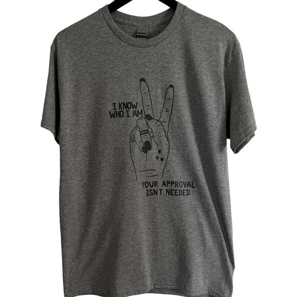 GILDAN shirt NWT - Picture 1 of 5